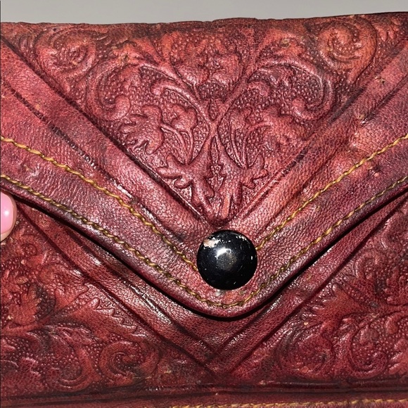 Embossed Leather Wallet - Picture 4 of 11